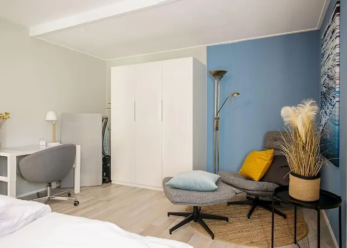 10 - Aan De Duinen, Aan Zee